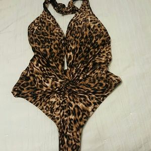 Kenneth Cole New York one piece swimsuit Xl